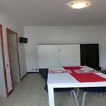 Apartment Cozy Flat In With Swimming Pool-beahost *