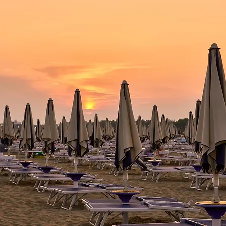 Cozy Flat In With Swimming Pool-beahost Apartamento Bibione