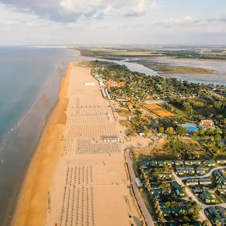 Cozy Flat In With Swimming Pool-beahost Apartamento Bibione