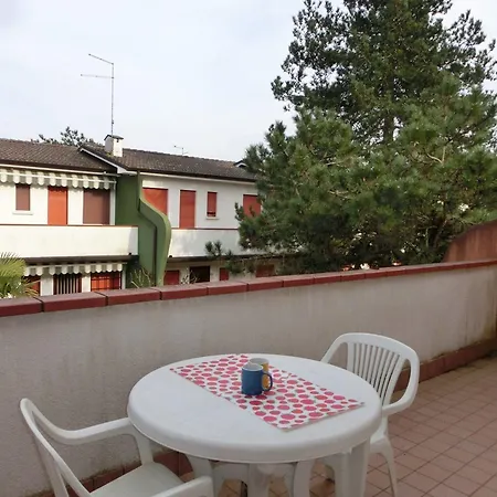 Cozy Flat In With Swimming Pool-beahost Apartamento Bibione