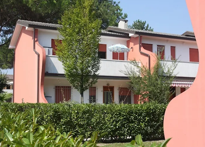 Cozy Flat In With Swimming Pool-beahost